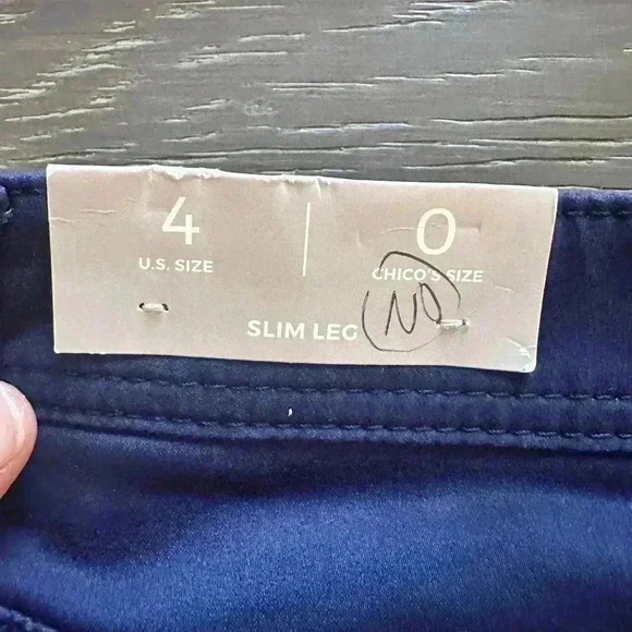 CHICOS Women's Pants Slim Leg Crop Blue US Size 4 Chicos Size 0 New With Tags - Picture 9 of 9